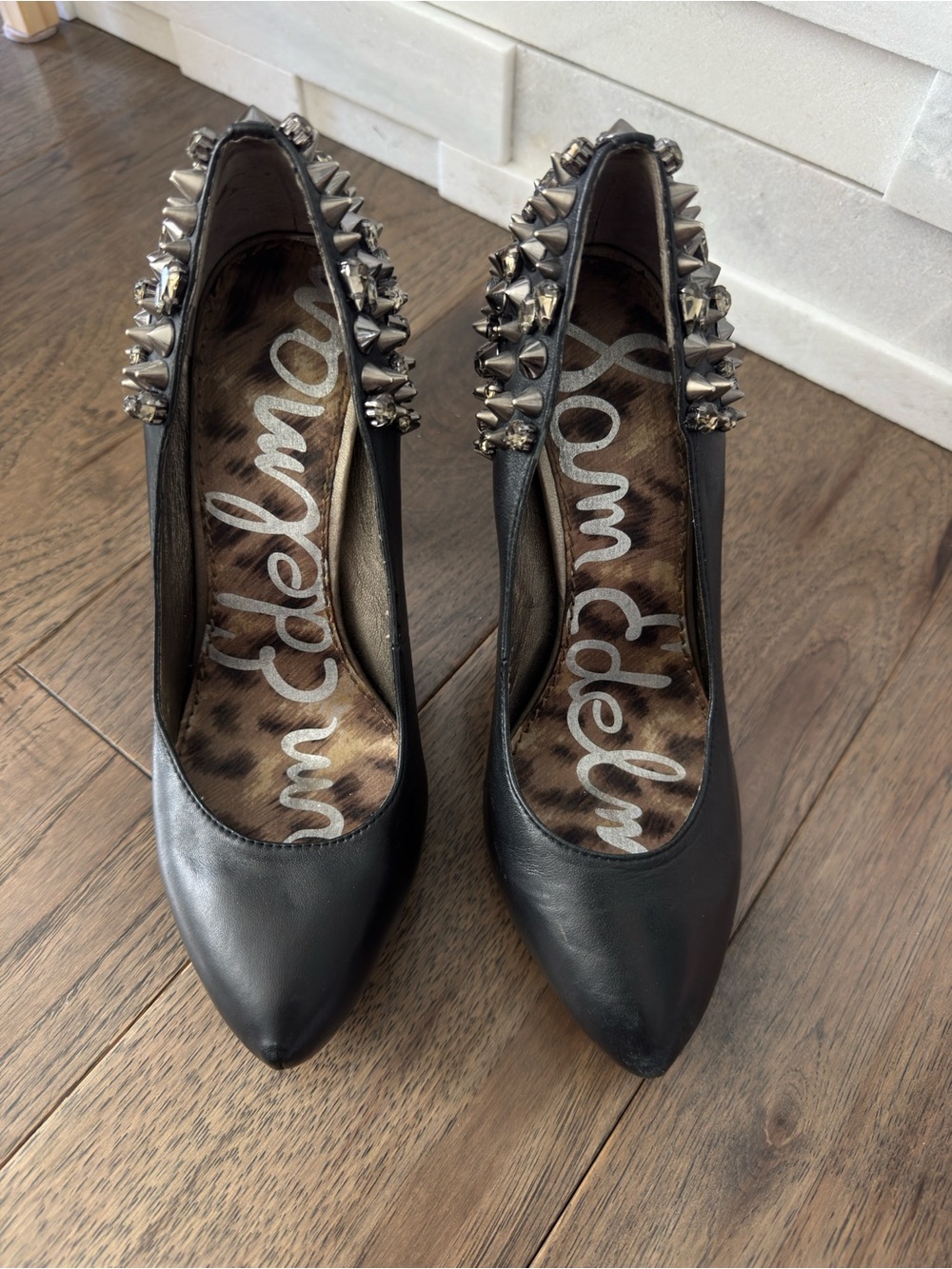 SAM EDELMAN BLACK LEATHER STUDDED HEELS - Picture 3 of 4